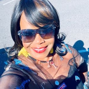 Meet your Posher, Alesia